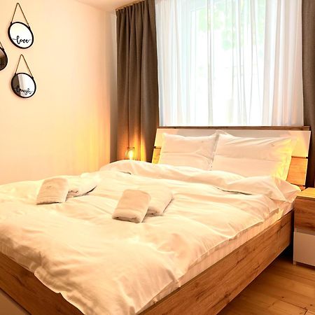 4Friendscentrubrasov Apartment Exterior foto